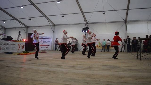 ТАНЦУЮЩАЯ РОССИЯ ИЖЕВСК 7 МАЯ КРАСОТКИ ЗАЖИГАЮТ ЭТНО ТАНЦЫ ЗАБАВНОСТИ ВОЛНУЮЩИЕ ТЕЛО РАЗУМ И ДУШУ смотреть онлайн