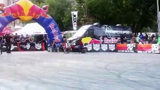 Трюки на мотоциклах смотреть онлайн