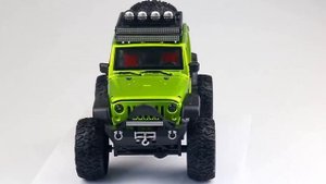 Y2mate.mx-Simulation Alloy SUV Model Sound and Light Toys for Children.mp4