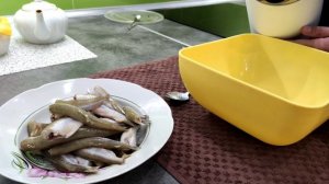 Жареная рыба на сковороде.Корюшка жареная.Корюшка