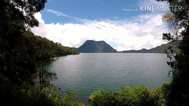 Восхождение на вулкан Туджу (спуск к озеру). Провинция Джамби. Суматра. смотреть онлайн