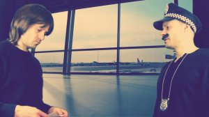 Жестокая Английская таможня в аэропорту Хитроую episode 2