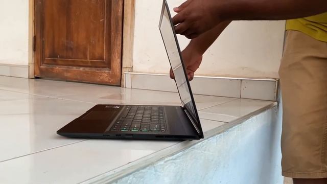 MSI Z16 Creator Laptop review - Better than MacBook Pro M1 Max? смотреть онлайн