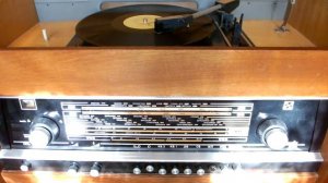 "В поле у лесочка"(В.Руденко-Д.Абутков) Л.Авдеева;"Вот опять звезда последняя" Л.Авдеева и О.Обухов