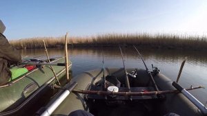 ЛОВЛЯ КАРАСЯ ОСЕНЬЮ НА ПОПЛАВОК С ЛОДКИ.Закрытие сезона 2019!!!