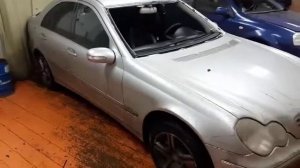 Установка лобового стекла Mercedes-Benz C W203