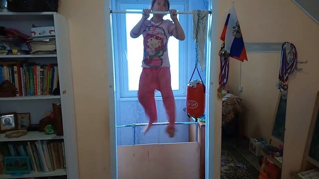 Подтягивания 22 раза. Лиза 9 лет. смотреть онлайн