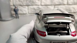 Porsche 911 GT2 RS Autoart 1:18 одно сплошное но:)