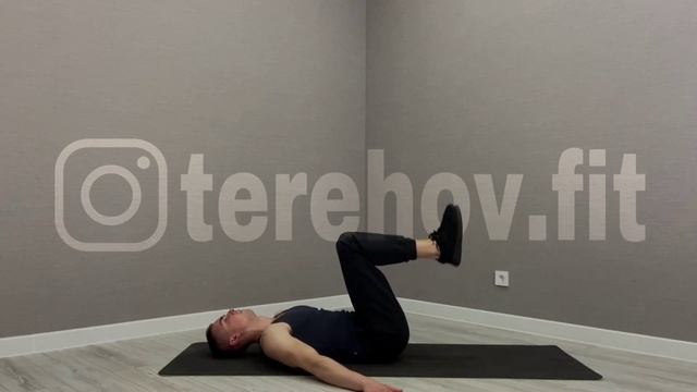 Упражнения на кор в домашних условиях "Подъем коленей с разгибом" смотреть онлайн