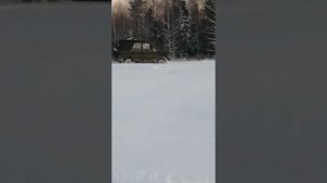 Уаз в снегу сафари 510