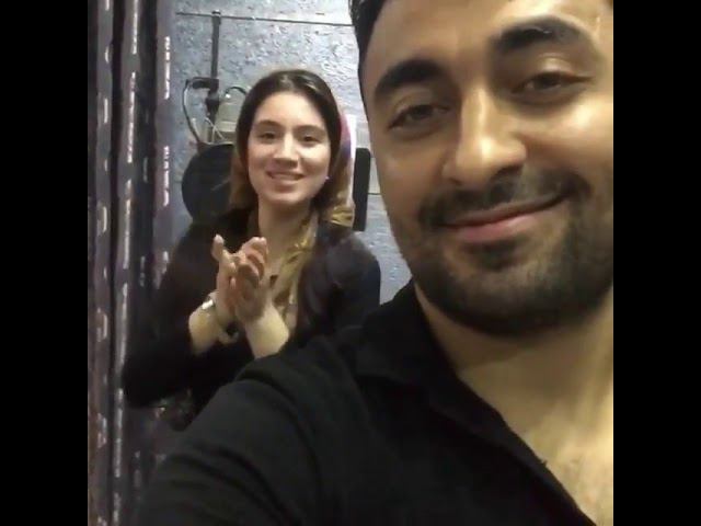 Как певица Анора работает смотреть онлайн