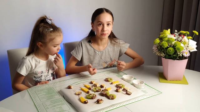 Шоколадные фрукты. Три ингредиента челлендж.