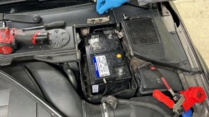 Замена аккумулятора на Volvo XC70 T6 каждые пять лет.