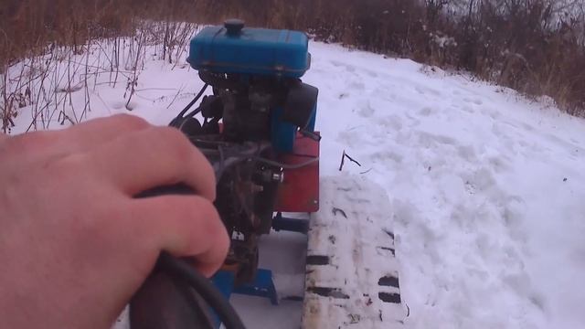 Самодельные гусеницы на мотоблок! Забуксовал на подъеме,на 1 передаче! По сырому снегу!!!