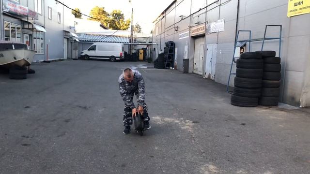 Мой двенадцатый ученик, Андрей из Витебска! Ставим Братскую Белоруссию на моноколесо за 15 минут! смотреть онлайн