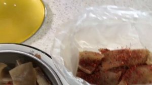 Острая закуска из свиных шкурок