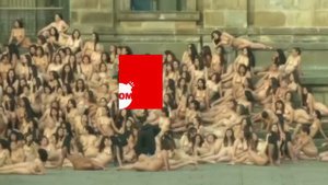 Colombians Turn Out En Masse For Spencer Tunick’s Nude Photo Shoot