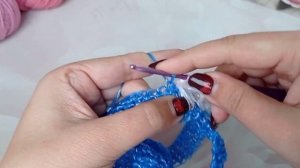 Двухслойная, двухсторонняя мочалка, рисунок по спирали.