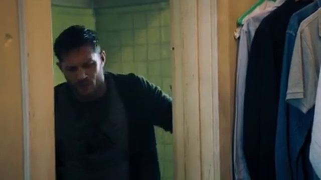 Дело плохо. Похоже неизвестный его унёс. Сбежавший симбиот переселяется в девочку. Веном. 2018 смотреть онлайн