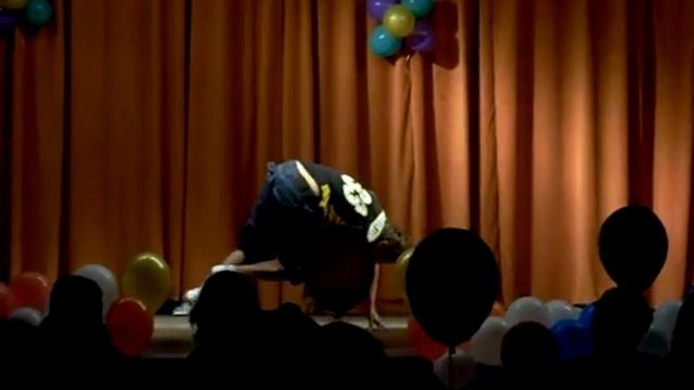 Выступление парней, еще один выход смотреть онлайн