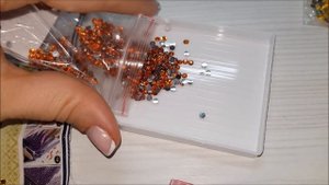 Процесс от А до Я. Полная выкладка иконы. Мерцающие стразы. В конце покрыла лаком.