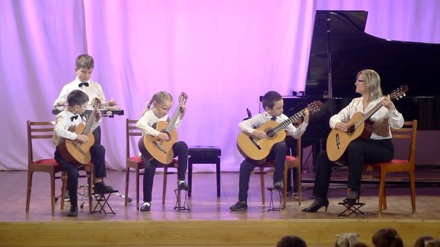 В. Козлов Полька «Топ-Топ- Топ», исп. ансамбль гитаристов смотреть онлайн