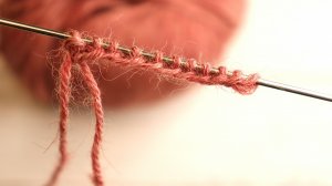 Не знаете какой длины оставить нить при наборе петель? Показываю, как обойти этот момент