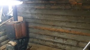 Утепление потолка в бане фольгой на бумажной основе.