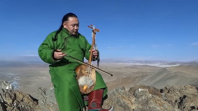 Batzorig Vaanchig / Mongolian Throat Singer - In Praise of Genghis Khan (The Kiffness Remix) смотреть онлайн