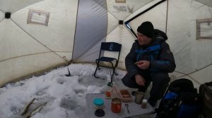 РЫБАЛКА В БАРЕНЦЕВОМ МОРЕ СО ЛЬДА / С ТРУДОМ ДОБРАЛИСЬ ДО МОРЯ И БЫЛИ ВОЗНАГРАЖДЕНЫ ХОРОШЕЙ РЫБАЛКО