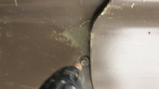 Монтаж металлочерепицы: К чему приводит перетянутый саморез.