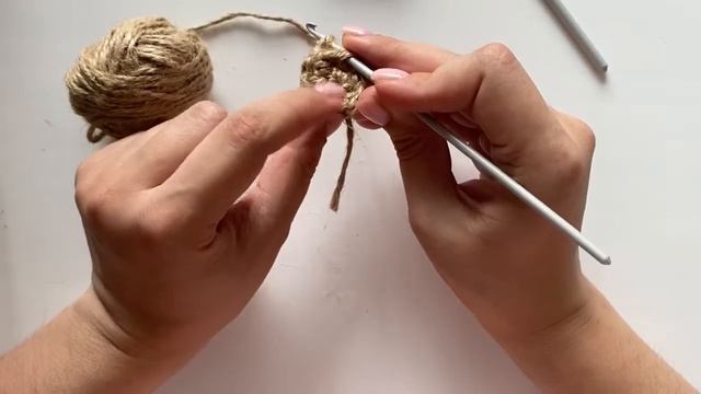 Лайфхаки при вязании из джута по правилу "идеального" круга смотреть онлайн