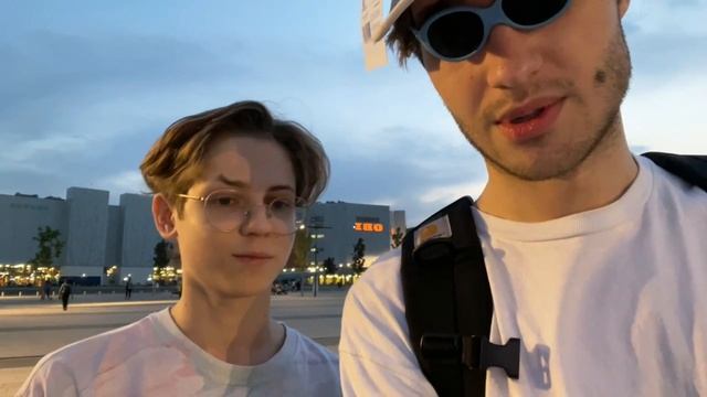 КОРЕШ И ПАРАДЕЕВИЧ НАВОДЯТ СУЕТУ В ПАРКЕ / ИРЛ СТРИМ