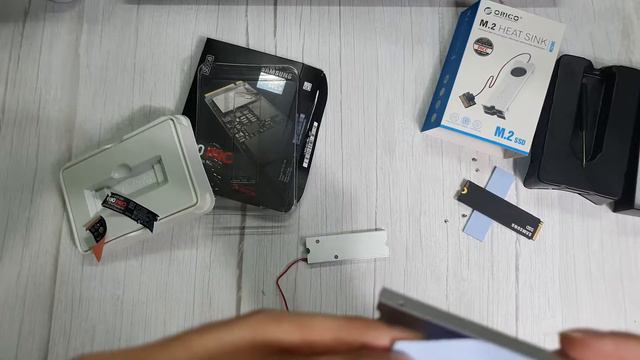 Samsung 980 Pro M.2 and Orico M.2 heatsink Unboxing смотреть онлайн