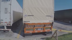 США. Осмотр 2001 Peterbilt 37