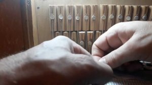 Сломалась пружина и нет мастерской, есть выход! Применяем суррогат! Ремонт гармони.