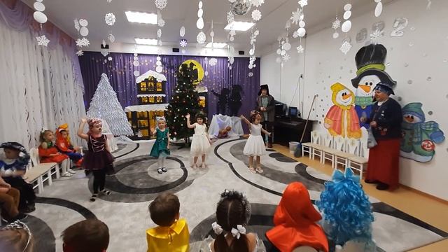 Новогодний утренник в детском саду "Аленький цветочек" группа "Солнышки" смотреть онлайн