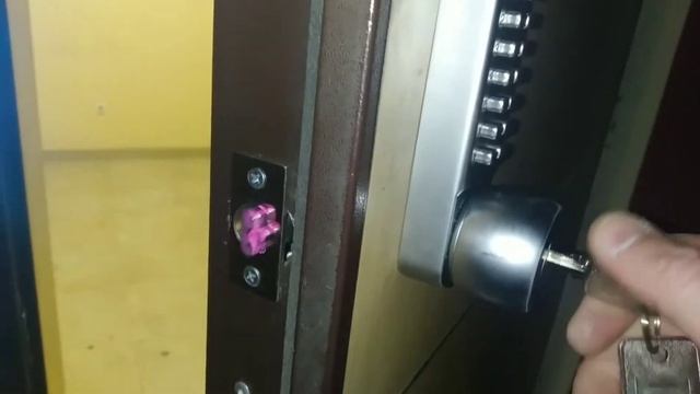 КОДОВЫЙ МЕХАНИЧЕСКИЙ ЗАМОК. смотреть онлайн