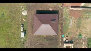 одноэтажный дом с вальмовой крышей в . ямаши . СК лидерстрой