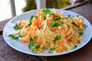 Сразу два салата из свежей капусты! Простые, бюджетные и вкусные рецепты салатов на каждый день