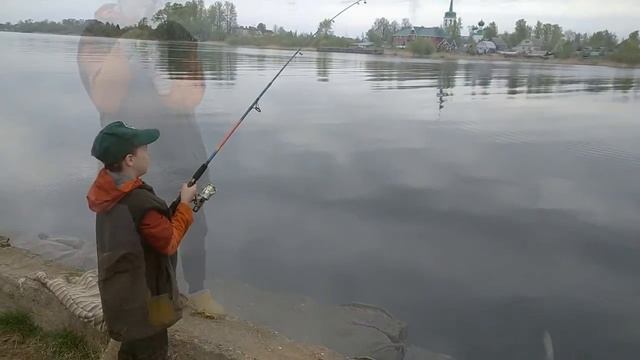 Сын обловил отца. Рыбалка на р.Сясь 2021. Донка, фидер. Густера... смотреть онлайн