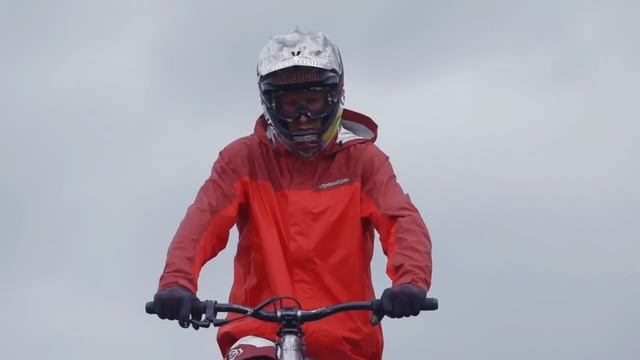 BMX VS MTB | ЛЕГЕНДАРНЫЙ БАТЛ ДВУХ ВИДОВ БАЙКОВ / БАТЛ ГОДА) смотреть онлайн