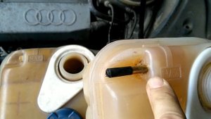 Ремонт расширительного бачка Audi 100 A6 C4 expansion tank repair