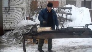 Дровокол на ЮМЗ.