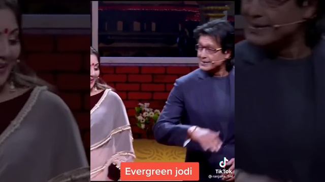 Rato tika nidhar ma Rajesh hamal dance