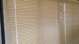 Алюминиевые горизонтальные жалюзи