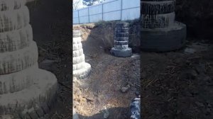 Дешёвый фундамент для дома из покрышек и бетона.