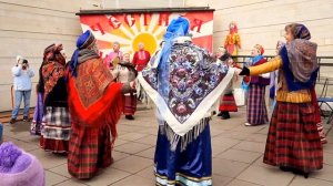 Родные напевы.   Танец с медведем!