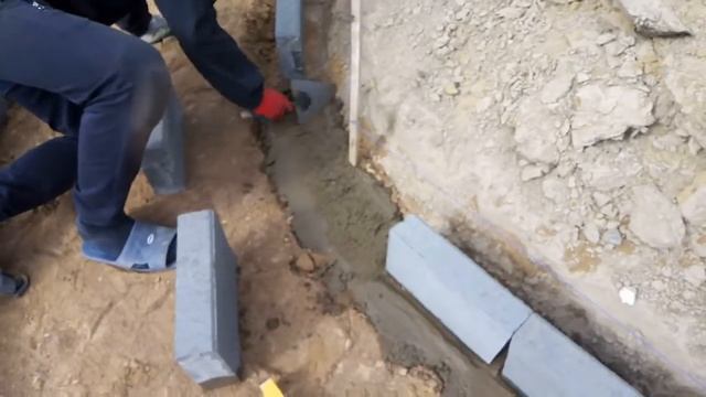 Извилистая дорожка. Установка бордюров. смотреть онлайн