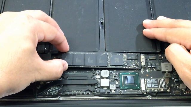 HOW to Fix Macbook Air- NO Power [WORKS in 2021] смотреть онлайн